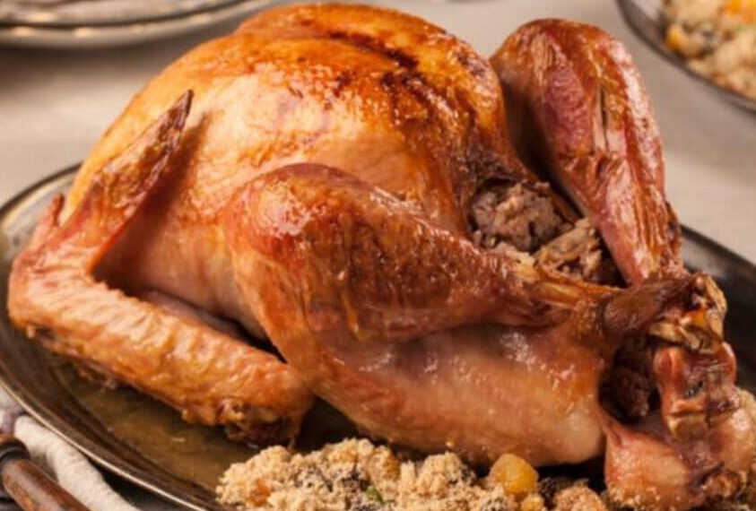 Peru recheado com castanhas e bacon