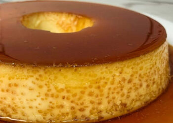 Pudim de leite condensado com tangerina e mel