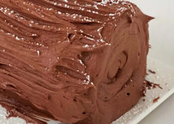 Tronco de Natal de chocolate e avelã