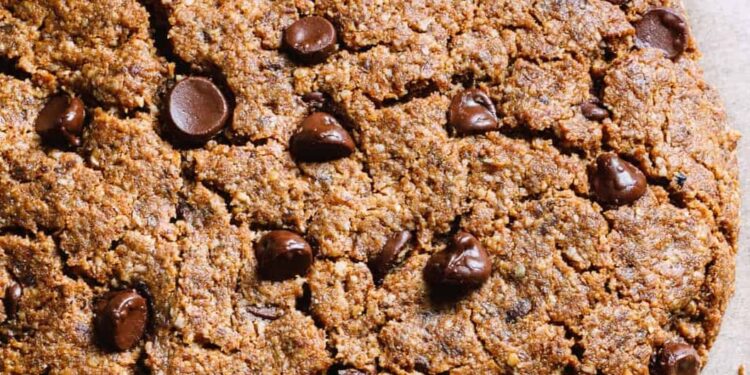 Cookie gigante na air fryer (macia por dentro, crocante por fora)