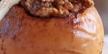 Maçãs recheadas com crumble na air fryer