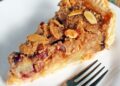 Tarte de maçã caramelizada com crosta de amêndoa