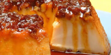 Pudim de pão alentejano com mel de rosmaninho e amêndoas tostadas