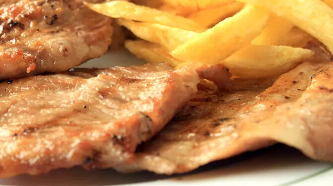 Secretos de porco com alho e limão na air fryer