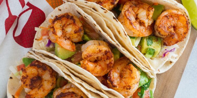 Tacos de camarão estaladiço na air fryer