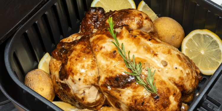 Tempo e temperatura na air fryer: tabela completa para os alimentos mais comuns