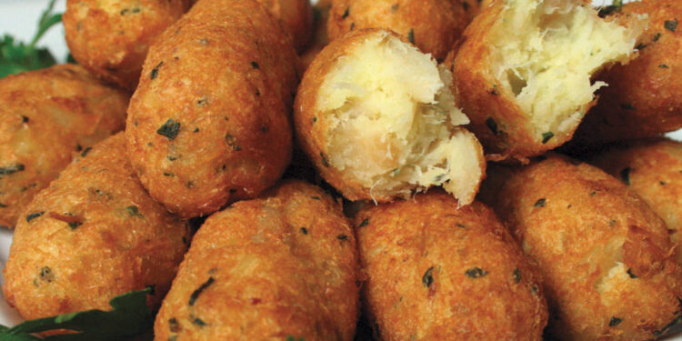 Bolinhos de bacalhau crocantes na air fryer