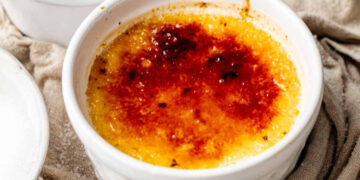 Crème Brûlée cremosa com natas e leite condensado