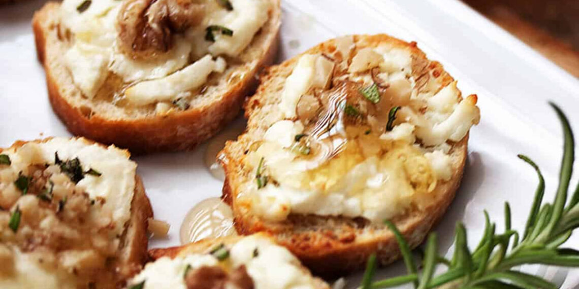 Queijo de cabra tostado com mel na air fryer