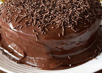 Bolo vulcão de chocolate na air fryer