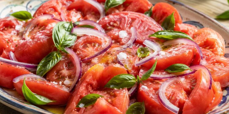 Salada de tomate coração de boi