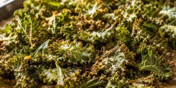 Chips de couve kale com parmesão