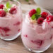 Mousse de iogurte grego e framboesas: cremosa, fresca e pronta em 15 minutos