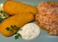 Filetes de pescada prontos com molho de iogurte e ervas