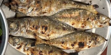 Carapaus grelhados: como fazer no grelhador, forno e air fryer